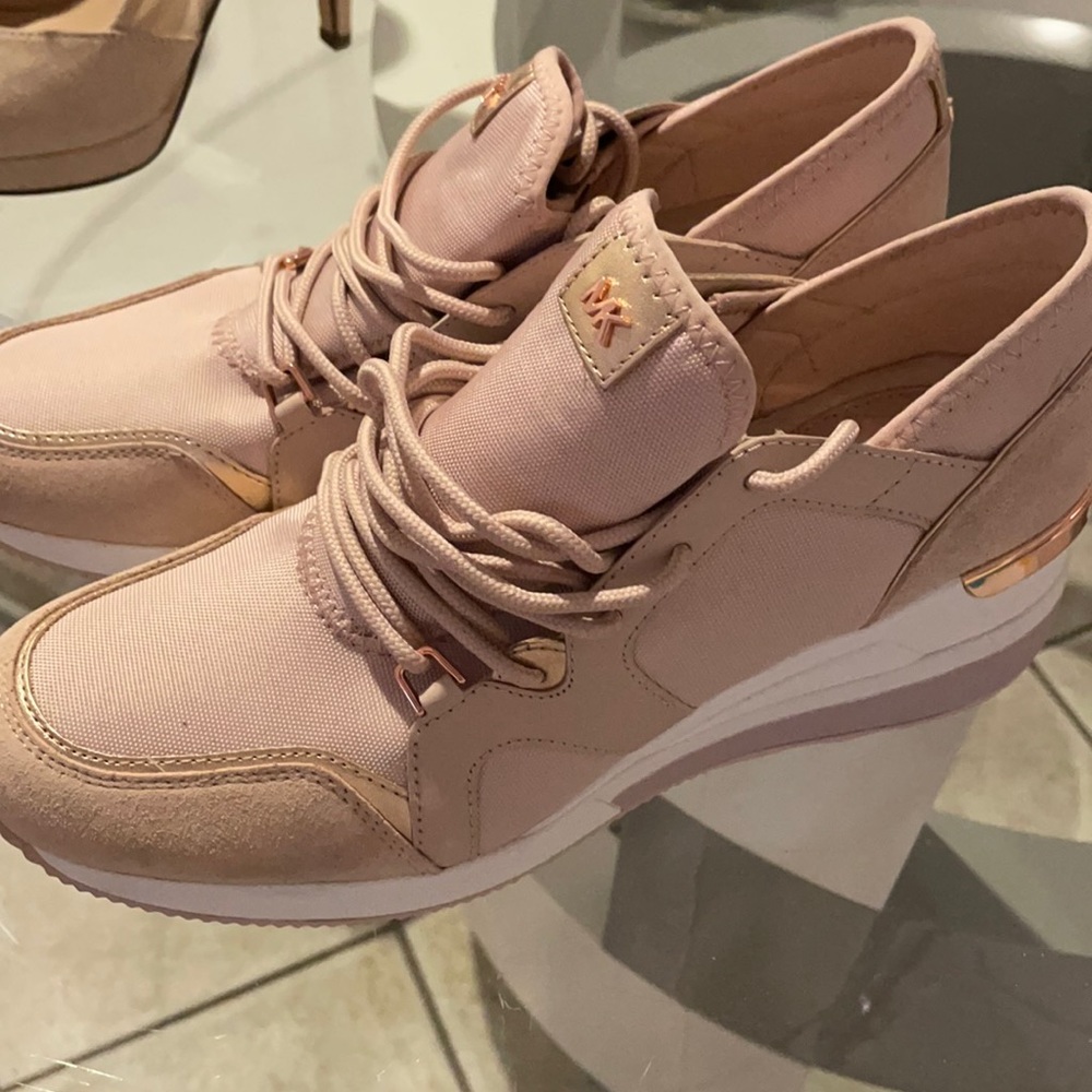 Michael Korea sneakers with wedge. Brand new never worn